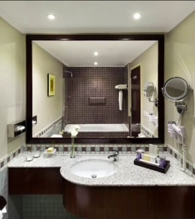 ANWAR AL MADINAH MOVENPICK